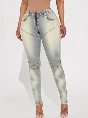 Fashion Nova Light Wash High-Waist Skinny Jeans